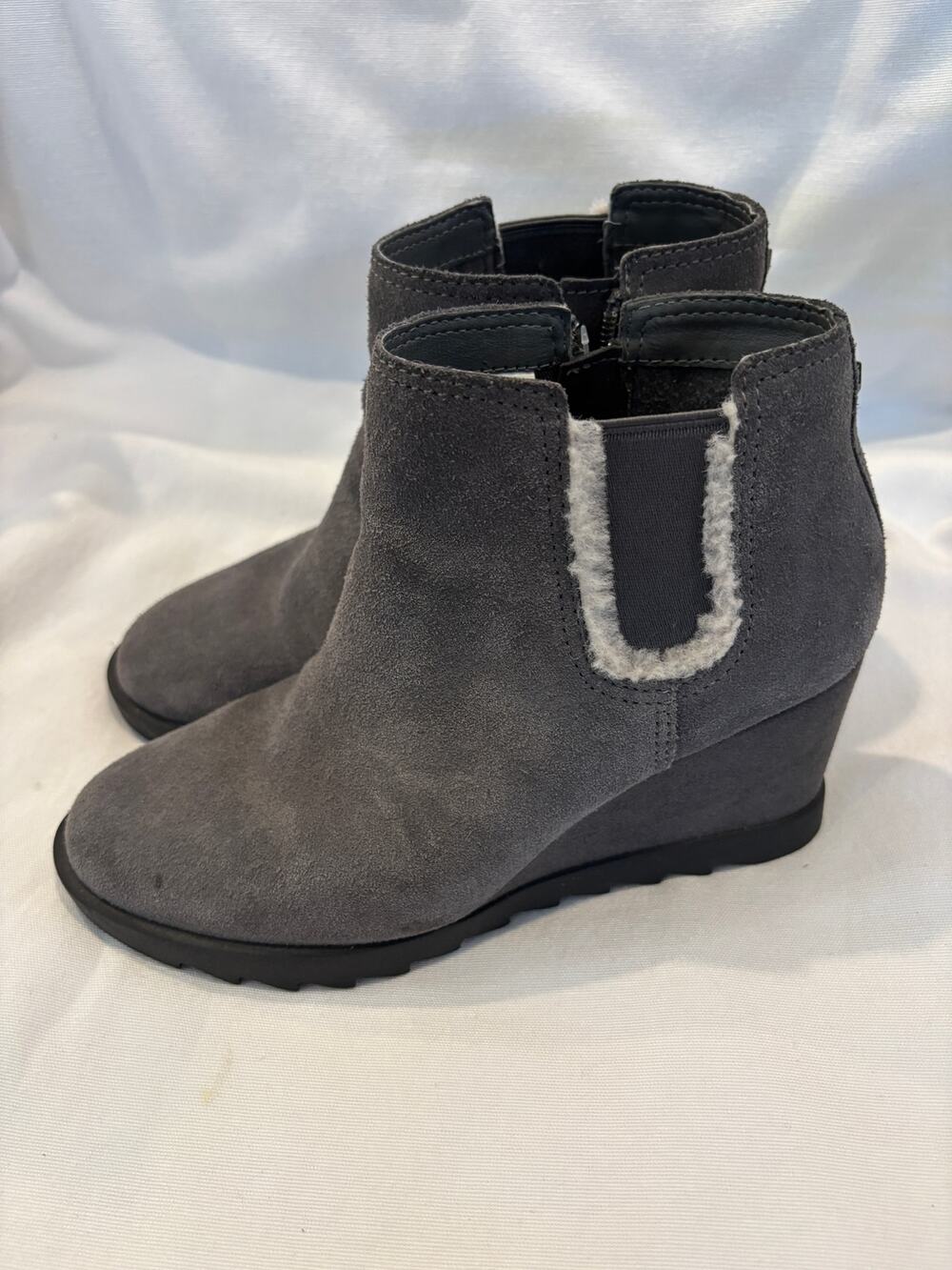 Koolaburra by Ugg Yonela Womens Wedge Ankle Bootie Boots Suede Size 6